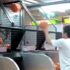 Ninja do basquete de shopping