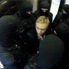 pegadinha_cfinal_wtf_soldados_da_swat_cercam_vitimas_no_elevador
