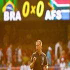  Brasil é vaiado por torcida em jogo contra África 