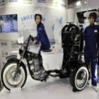 Empresa japonesa exibe moto que vem com privada como assento