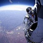 Paraquedista salta a uma altura de 71.500 pés
