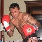 ex_campeao_mundial_de_boxe_admite_fotos_vestido_de_mulher
