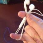 maneira_pratica_e_util_de_amarrar_seus_fones_de_ouvido