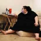 Mulher de 270 quilos tira do ar site onde era vista comendo