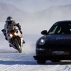 258_kmh_na_neve_&ndash;_desafio_entre_supercarros_e_motos