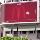 Outdoor interativo com jogo Pong desenvolvido pelo McDonald's
