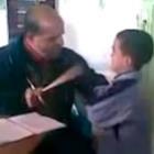 professor_monstro_castigando_alunos