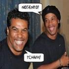 Ronaldinho faz leilão do seu passe para o carnaval 2011. Merece 1 Tirinha!