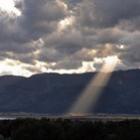belas_fotografias_mostram_a_iluminacao_divina_da_luz_crepuscular
