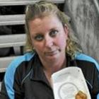 mulher_acha_penis_em_caixa_de_hamburguer