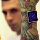 idermal_&ndash;_como_anexar_o_seu_ipod_nano_na_pele_do_pulso