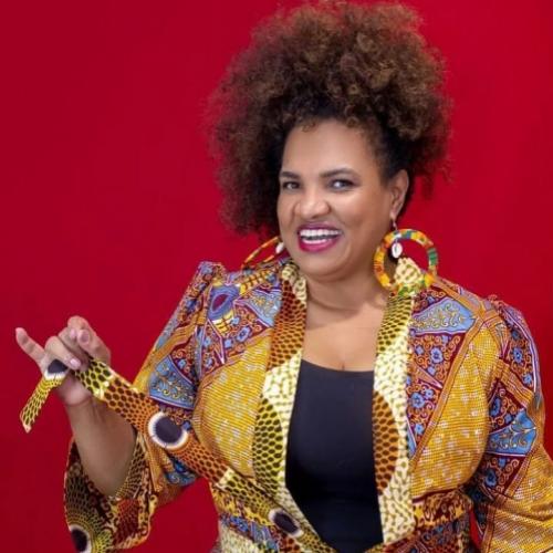 Mulher 50+, negra e Plus Size cria “Pretinhas na Moda”