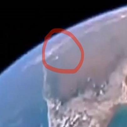Surpreendente Imagens da Nasa mostram Ovnis decolando da terra