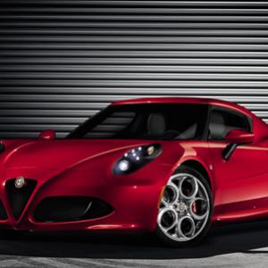 Alfa Romeo divulga novas imagens do esportivo 4C – Veja detalhes do in