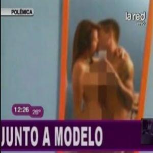 Vargas, do Grêmio, é flagrado em foto picante com mulher de jogador...