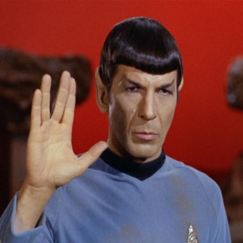 Elenco de Star Trek Beyond presta tributo a Leonard Nimoy