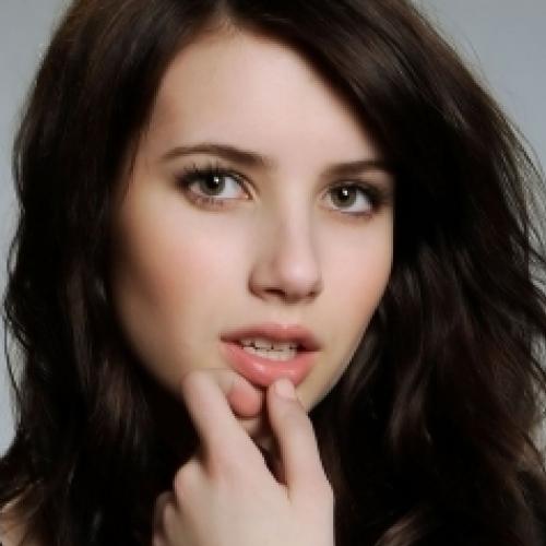 A bela  Emma Roberts no drama, romance e comédia: Ashby, 2015. Trailer