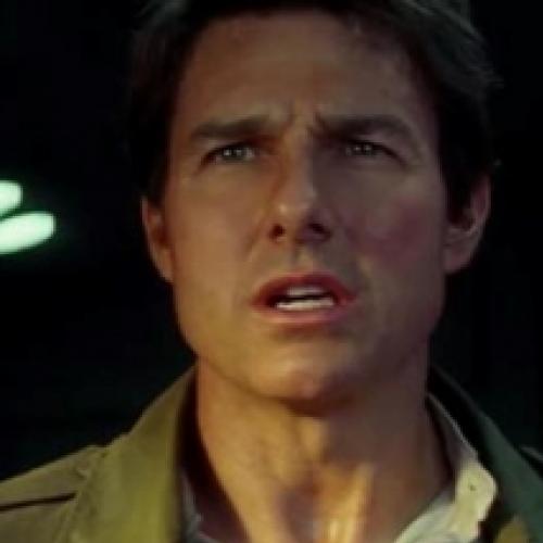 Tom Cruise enfrenta a fúria de uma entidade maligna