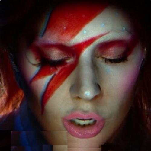  Sensacional homenagem de Lady Gaga para David Bowie 