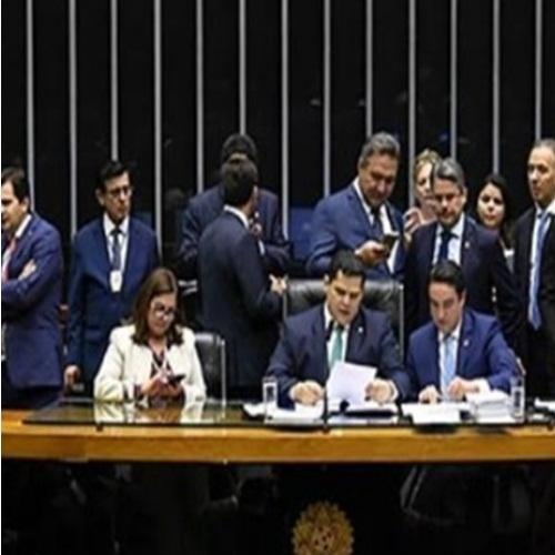 Veto de Bolsonaro cai e Fake News