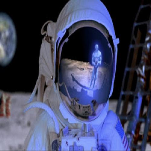 Segundo um cientista da NASA afirma que ‘há mais alguém na Lua’