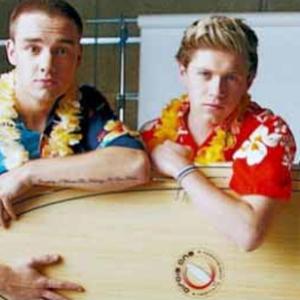 One Direction dançando axé?