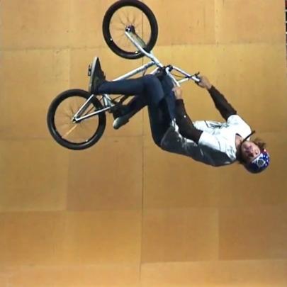 R-Willy mostrando porque é o primeiro do mundo no BMX