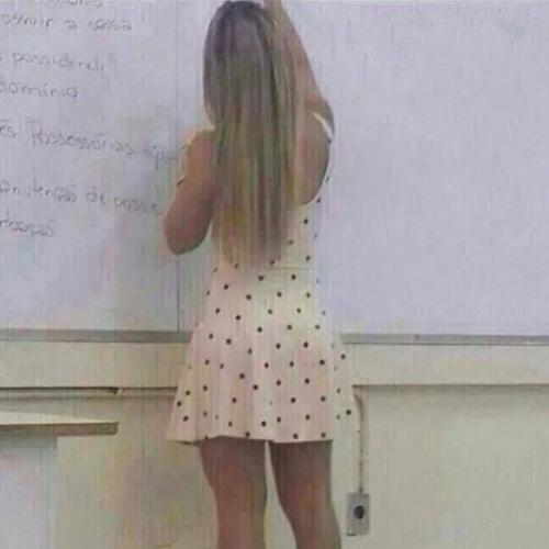 Como faltar aula com uma professora dessas??