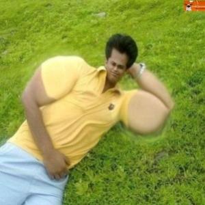 Magrelinhos usam Photoshop para ficar musculosos