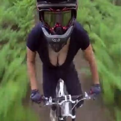 A mais bela descida de Mountain Bike