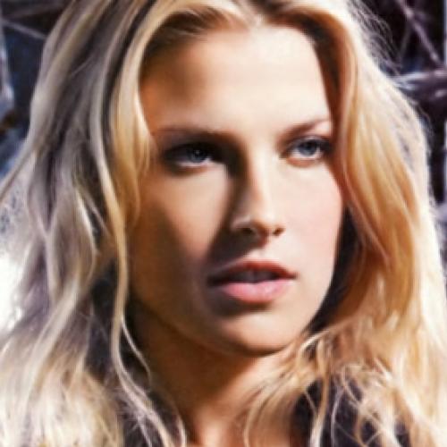 Ali Larter enfrenta espírito violento: The Diabolical, 2015. Trailer.