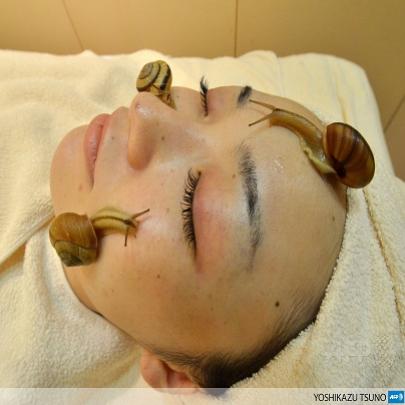 Tratamento facial com caracóis