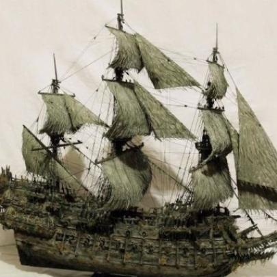  Réplica do navio-fantasma Holandês Voador de Piratas do Caribe