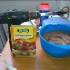 Gambiarra de engenheiro para fazer bolo