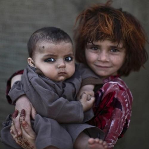 20 Imagens impactantes das crianças afegãs refugiadas do guerra
