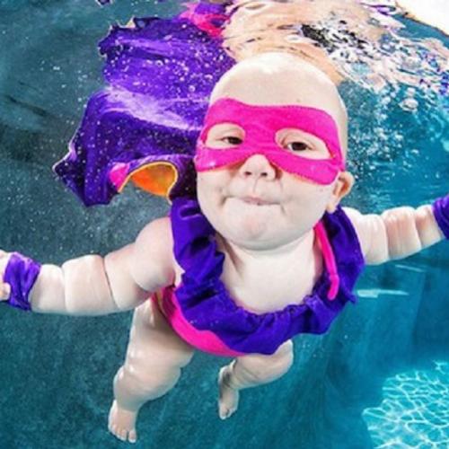 17 Lindas fotos de bebês embaixo d’água num inusitado e fofo 