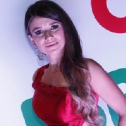 Paula Fernandes usa vestido ousado sem calcinha no Criança Esperança