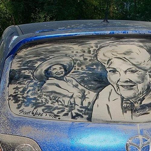 7 desenhos incríveis feitos com poeira de carro