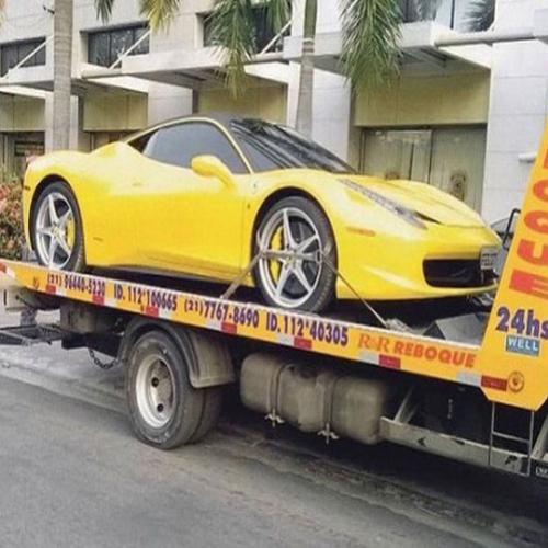 Prefeito da Baixada compra Ferrari de R$ 1 milhão de reais