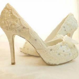 Sapatos de Noiva com Rendas
