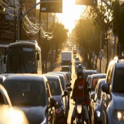 O que dizem as leis de trânsito do Brasil sobre empreender com seu car