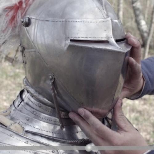 Veja como era vestir uma armadura de cavaleiro