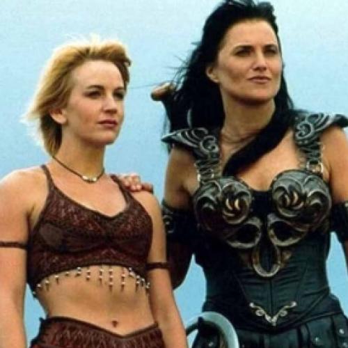 Atriz que interpretou Gabrielle em ‘Xena’ reaparece aos 52 anos 