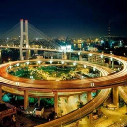 A incrível ponte modular Nanpu em Xangai