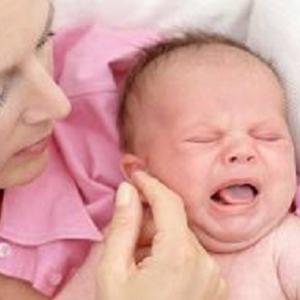 Sons de discussões afetam cérebros de bebés enquanto dormem