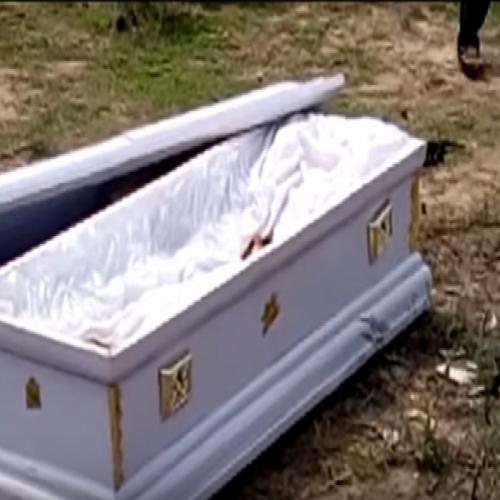 falta de pgto, agentes funerários invadem enterro e 