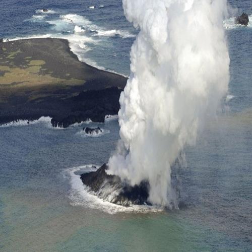 Ilha vulcânica do Japão pode afundar e criar tsunami, diz estudo