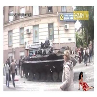 Exército ucraniano abandona tanque blindado no meio da rua e adivinha 