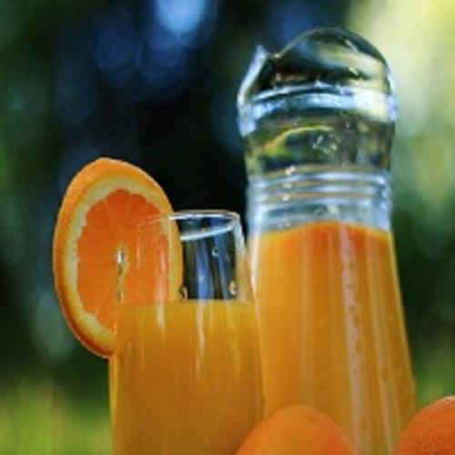 Cardápio para emagrecer deve incluir suco de laranja