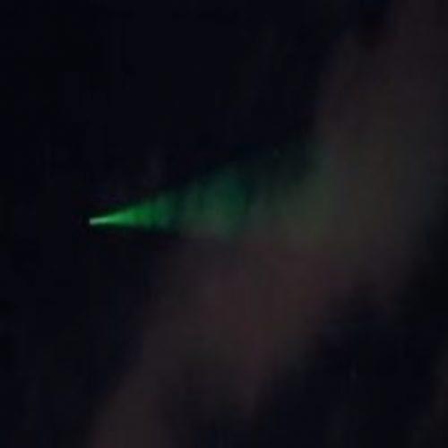Surpreendente: ovni responde a sinal de laser